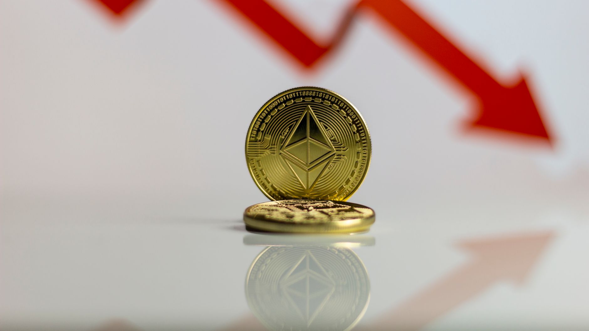 Gold Price Drop: The Worst Slide Amid Fed Bets and Risks